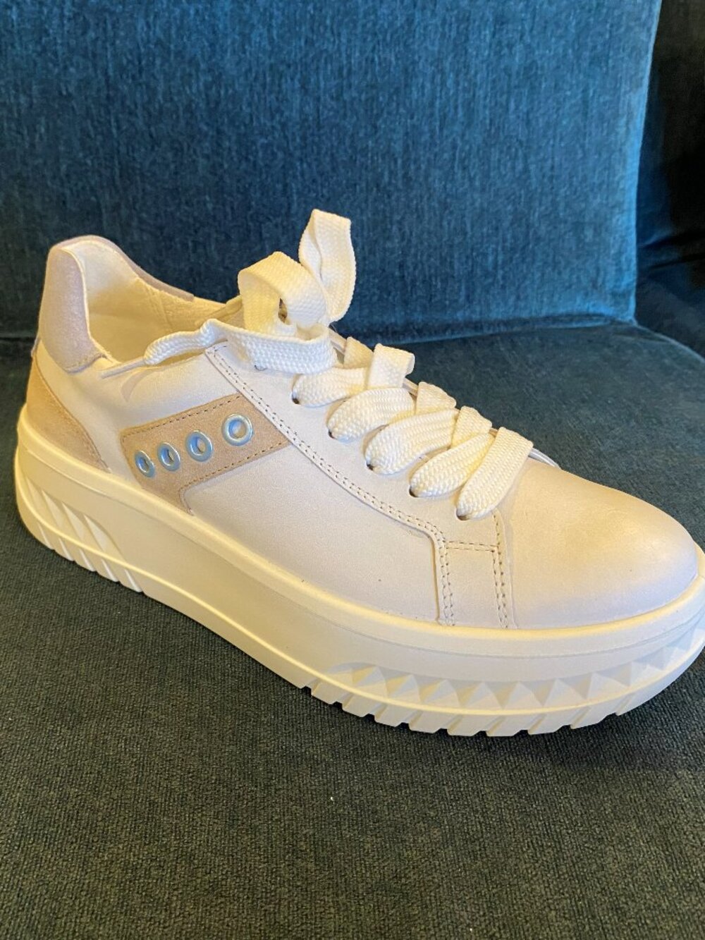 Ara - Meridian (12-46709-04) White/Beach/Cielo - Multiple Sizes (NEW W/ BOX)